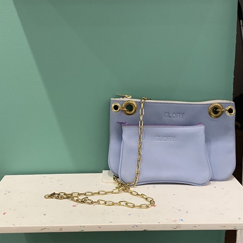 Pochette unique à bandoulière bleue pastel