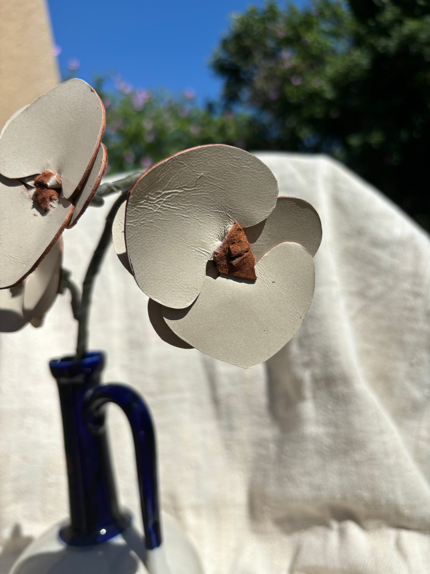 Fleurs en cuir