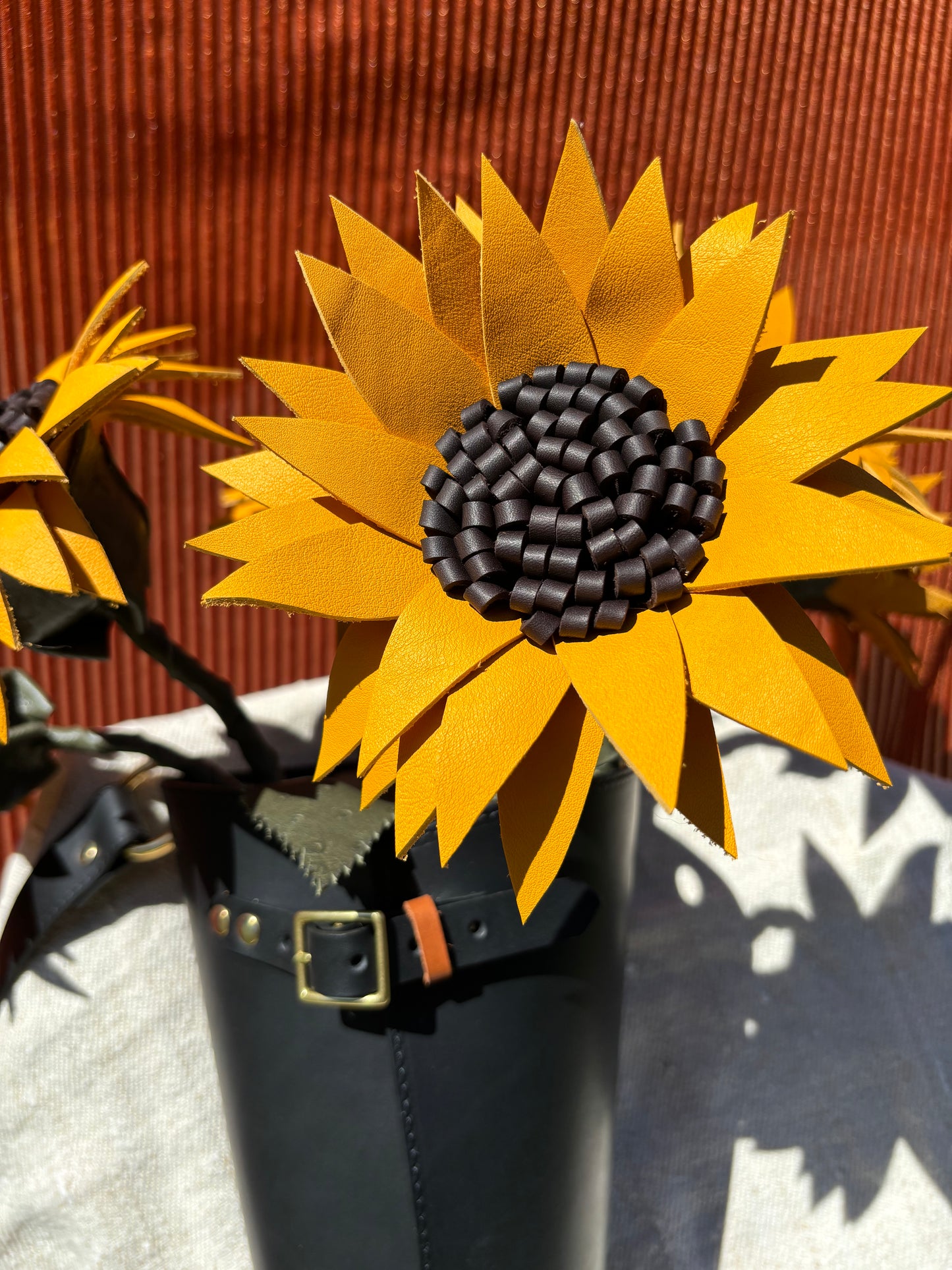 Fleurs en cuir
