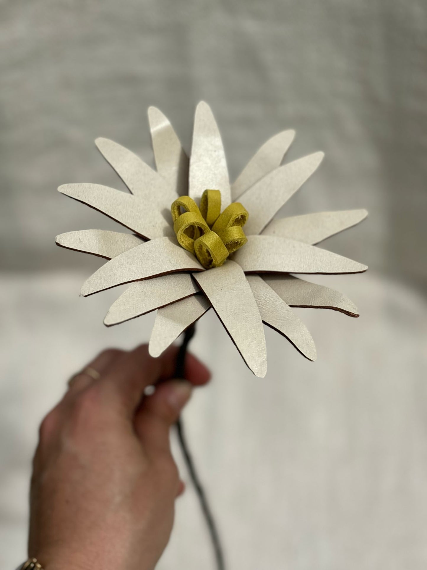 Fleurs en cuir