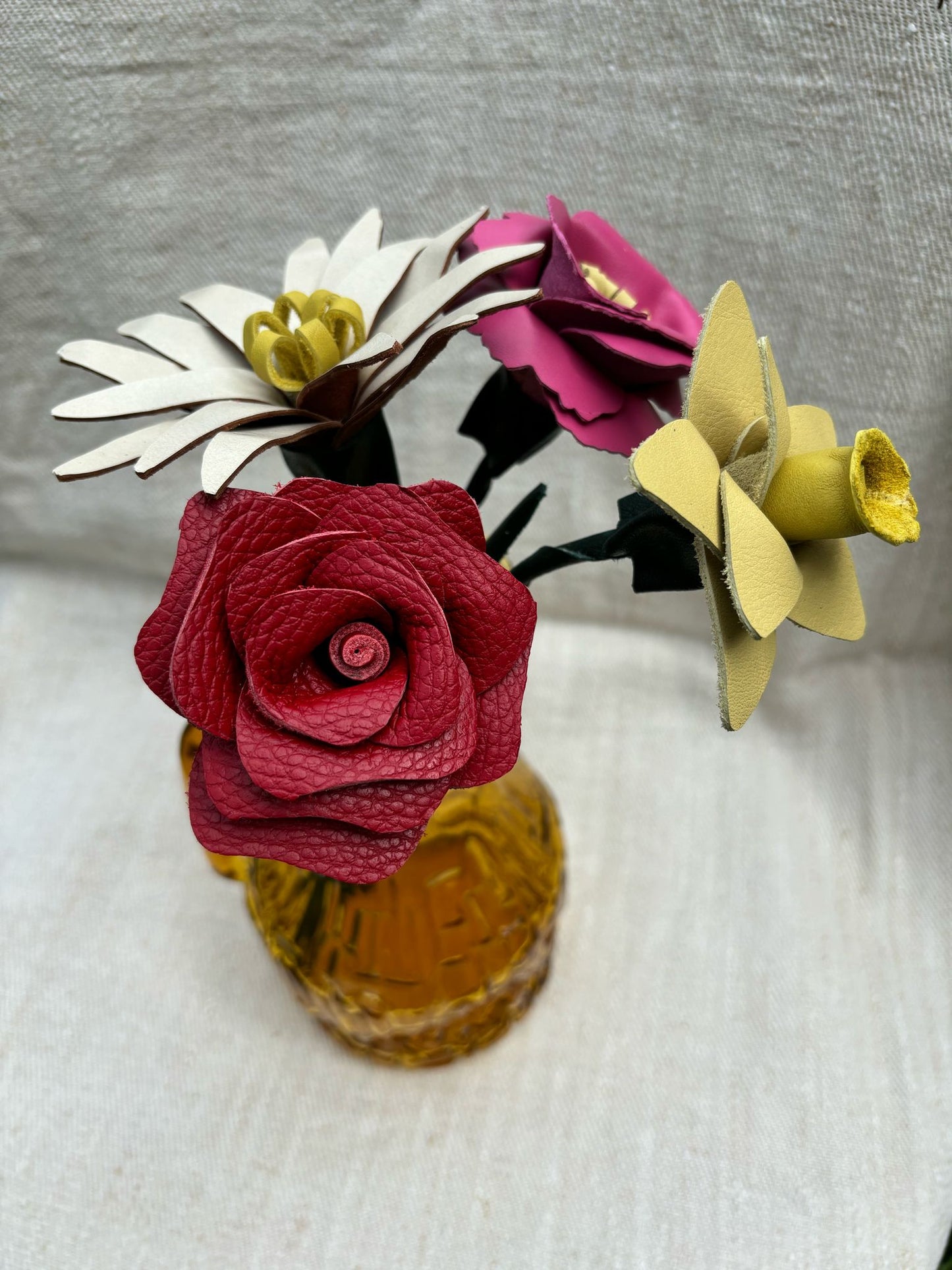 Fleurs en cuir
